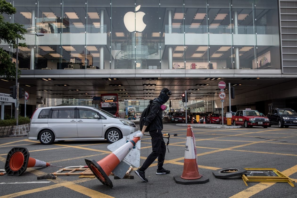 Apple Angers China by Approving Cop-Tracking Map App for Hong Kong