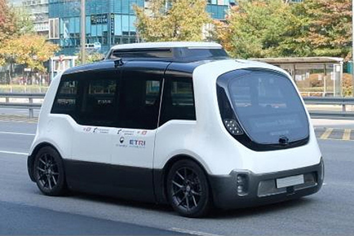 Seoul to deploy self-driving cars and delivery robots on real roads