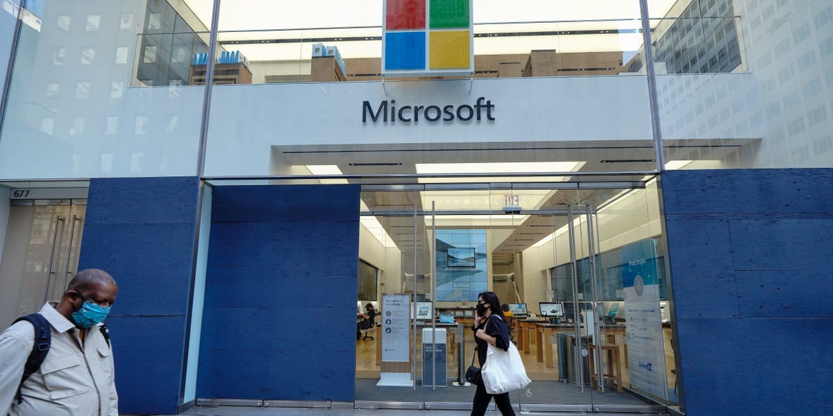 At least 30,000 US organizations, small businesses and government offices were victims of Microsoft Exchange hack