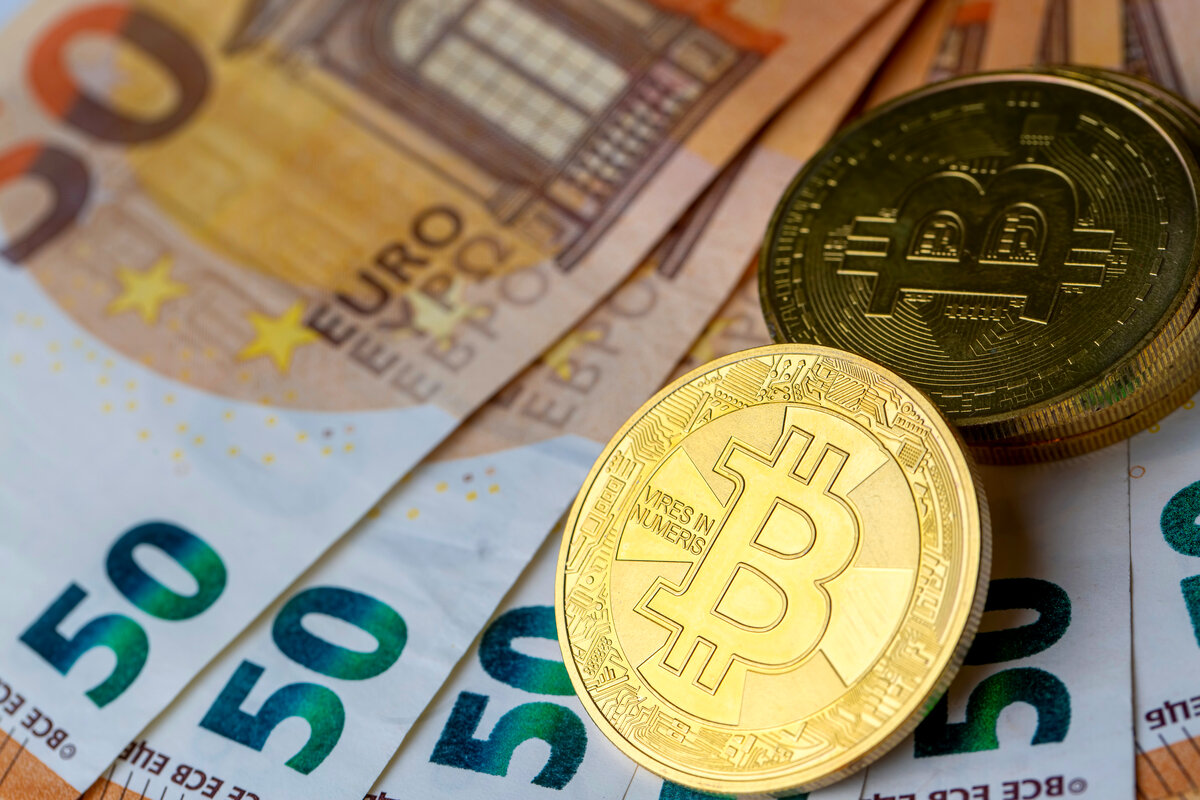 Dutch seized €303 million in cash and cryptocurrency last year