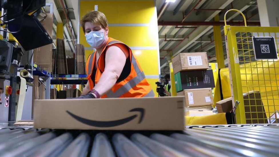 Amazon set to hire 10,000 UK workers