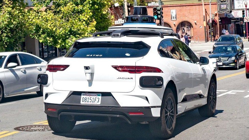 Self-driving Waymo cars clog up dead-end San Francisco street