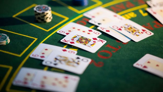 How a magician-mathematician revealed a casino loophole