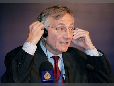 Pulitzer Prize-winning journalist Seymour Hersh slams New York Times' pro-government stance and treatment of sources